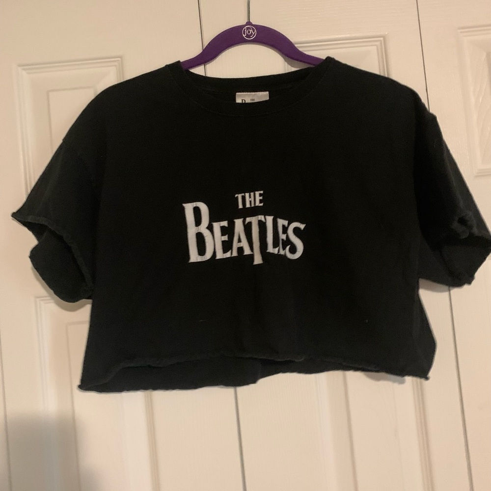 “THE BEATLES” cropped tee
